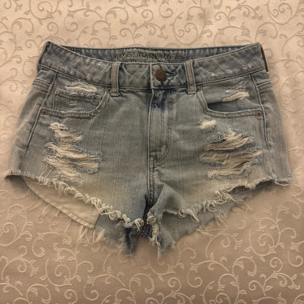 American Eagle Distressed Denim Shorts Size 4 - Picture 7 of 14